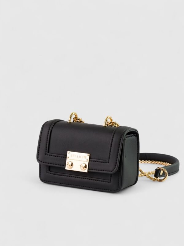 LOLA - Image 38