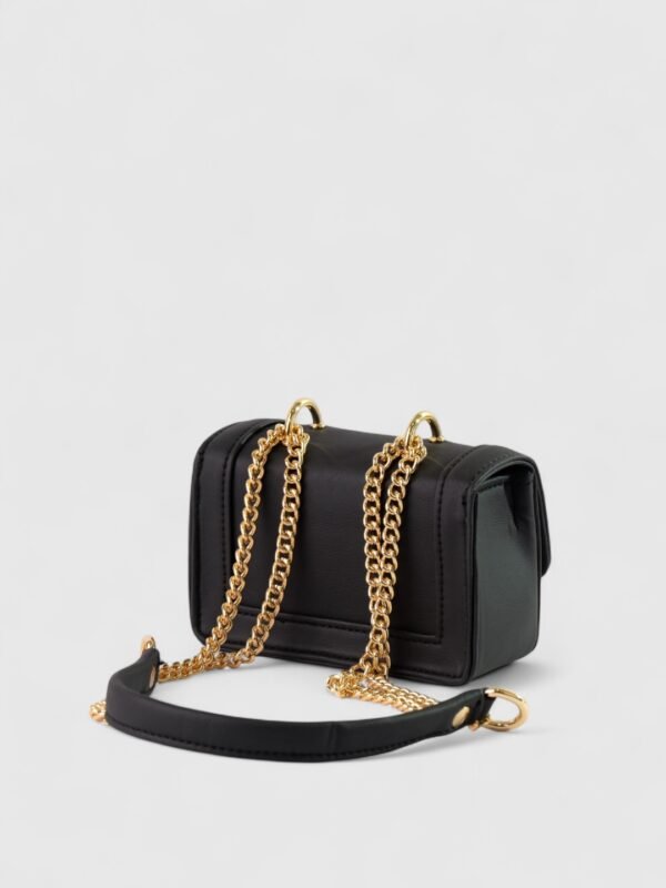 LOLA - Image 36