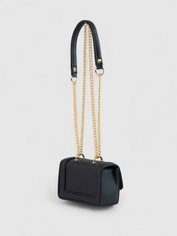 LOLA - Image 31