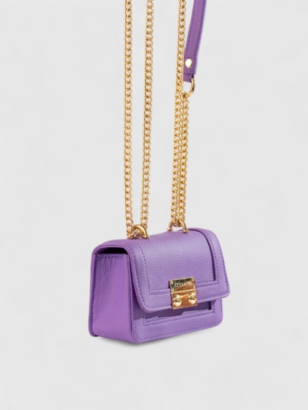 LOLA - Image 24