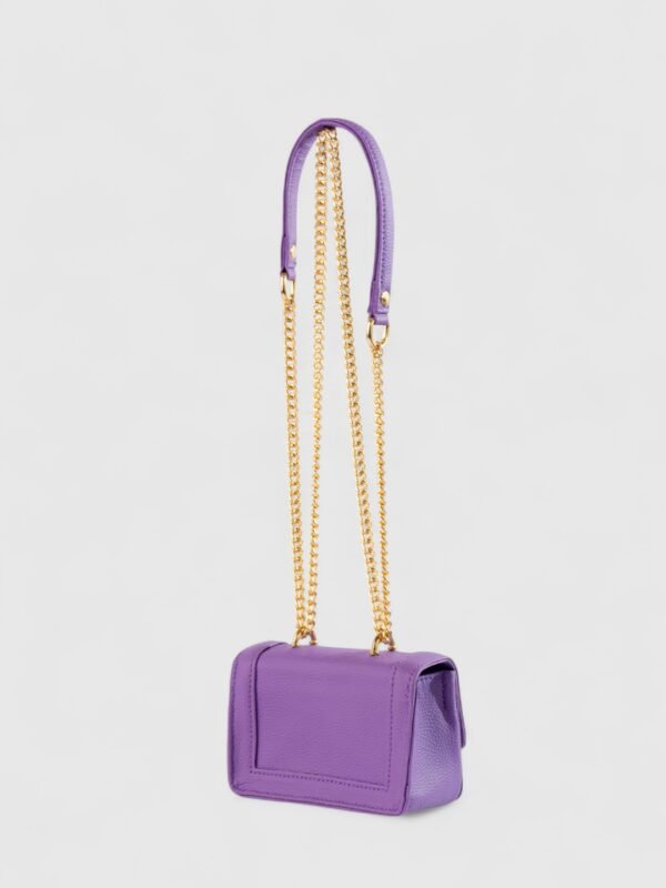 LOLA - Image 20
