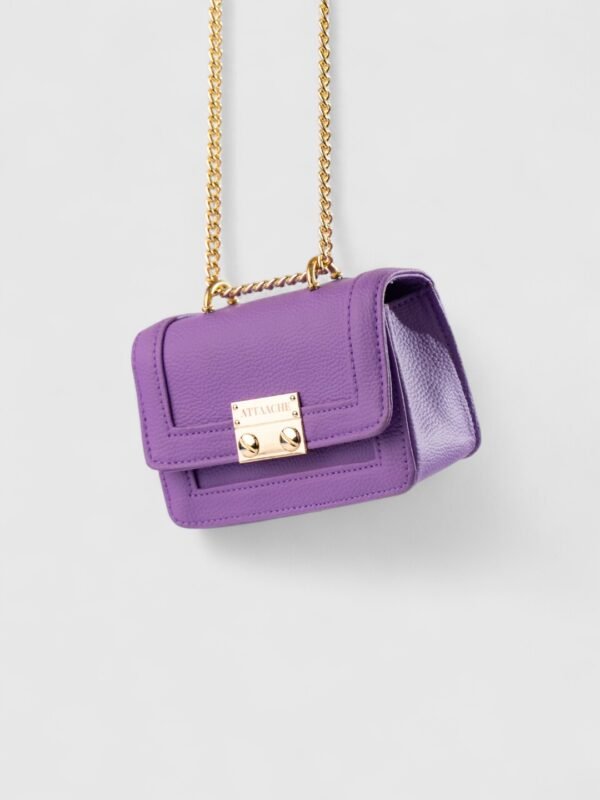 LOLA - Image 21