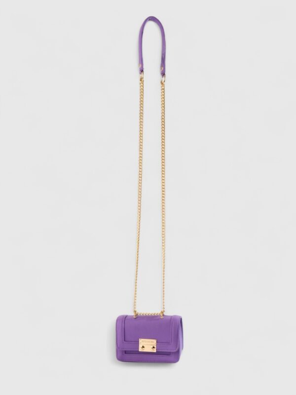 LOLA - Image 19