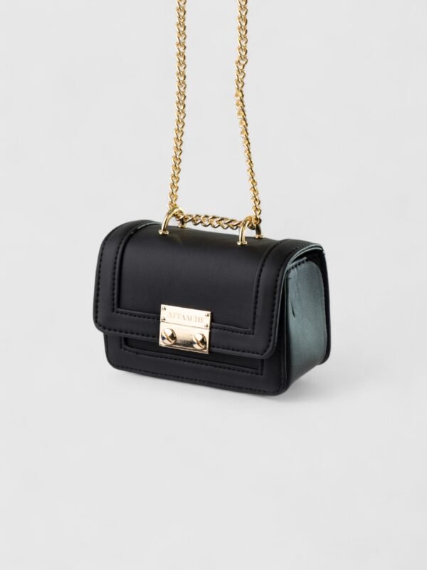 LOLA - Image 27