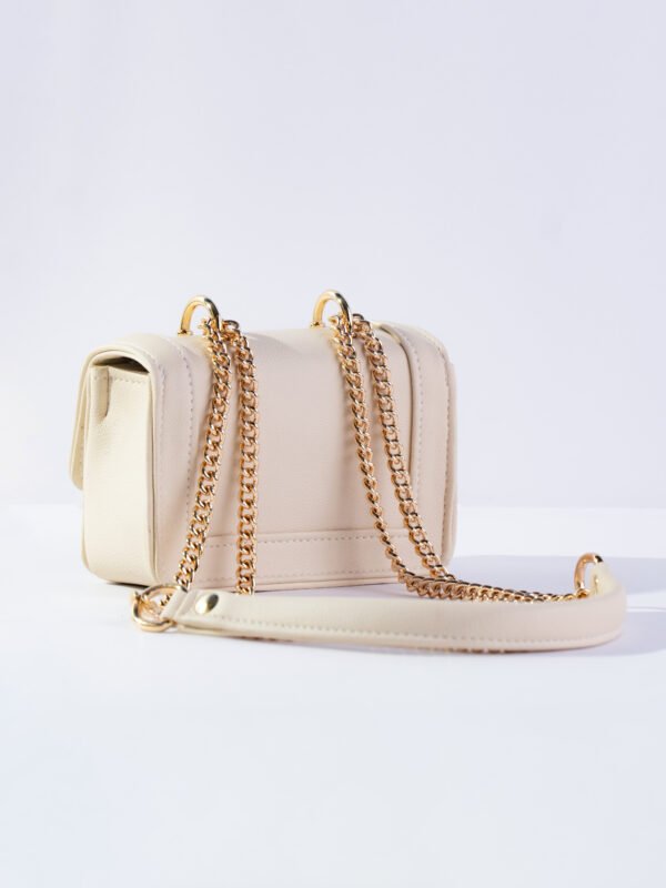 LOLA - Image 50