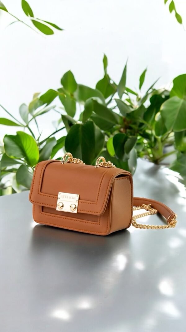 LOLA - Image 4